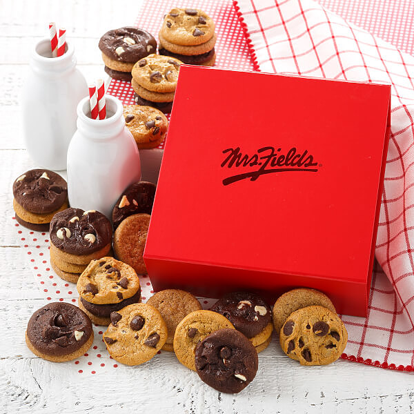 Crimson Nibbler Gift Box Nut-Free Crimson Nibbler Gift Box Nut-Free