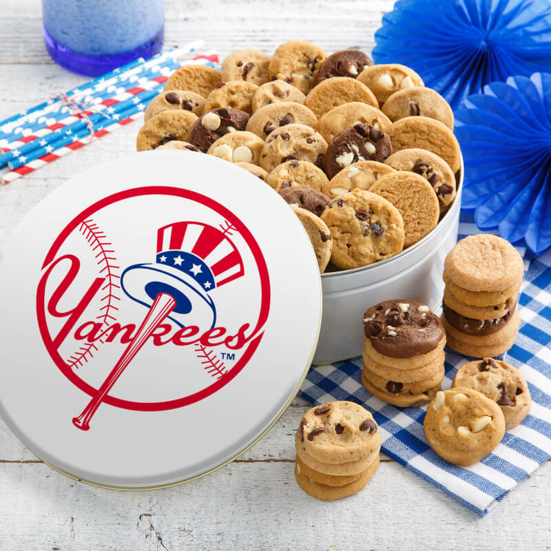 New York Yankees 48 Nibblers Tin New York Yankees 48 Nibblers Tin